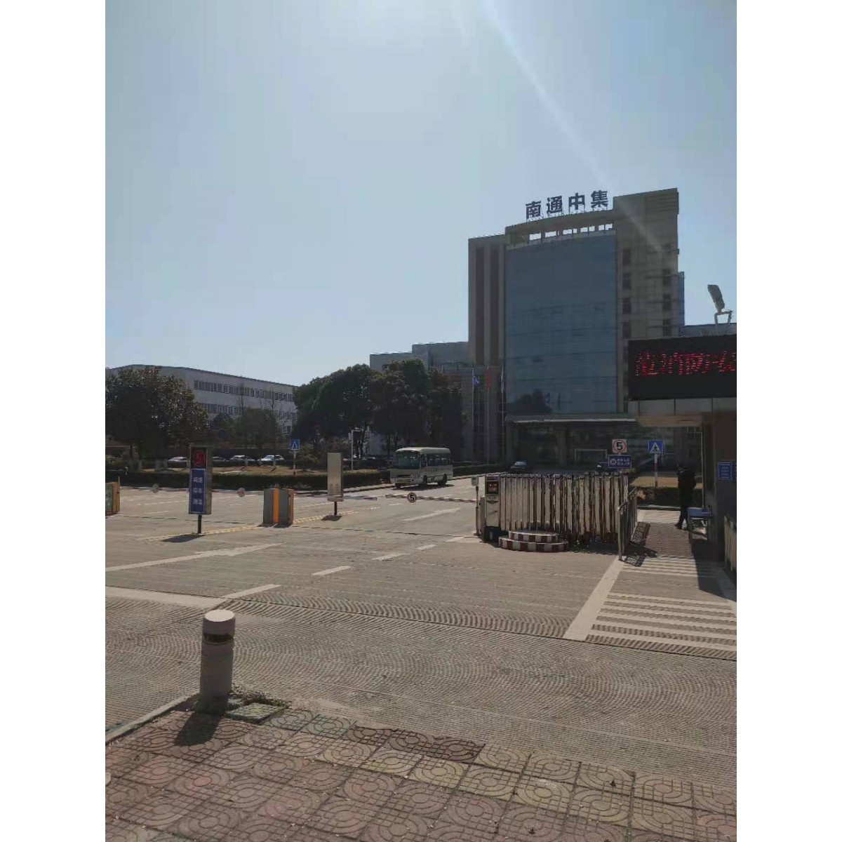 ?南通中集集裝箱 招聘二保焊，噴砂工，普工  男，年齡 18-45 周歲