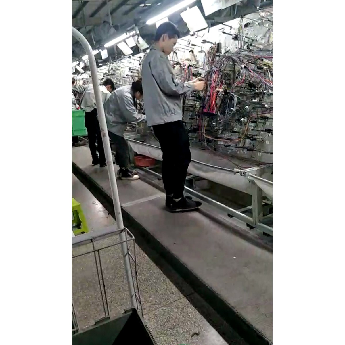 長(zhǎng)春市燈泡電線有限公司  男女不限18-40周歲