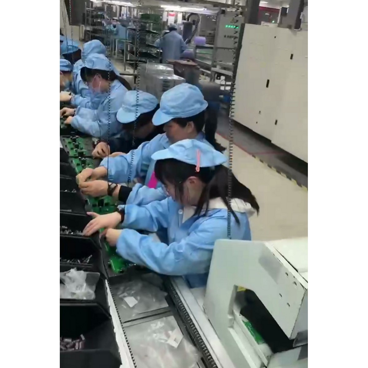 青島電子廠  男女不限，女工為主，年齡18-45周歲，