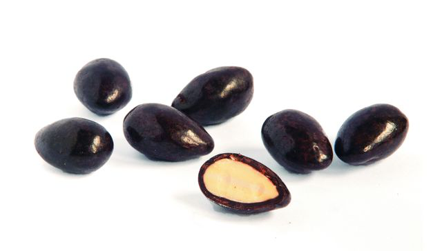 巧克力杏仁糖豆 2.png